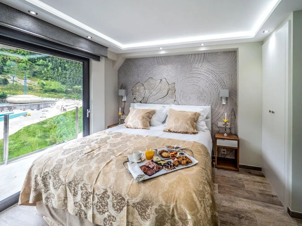 Aparthotel Esquirol