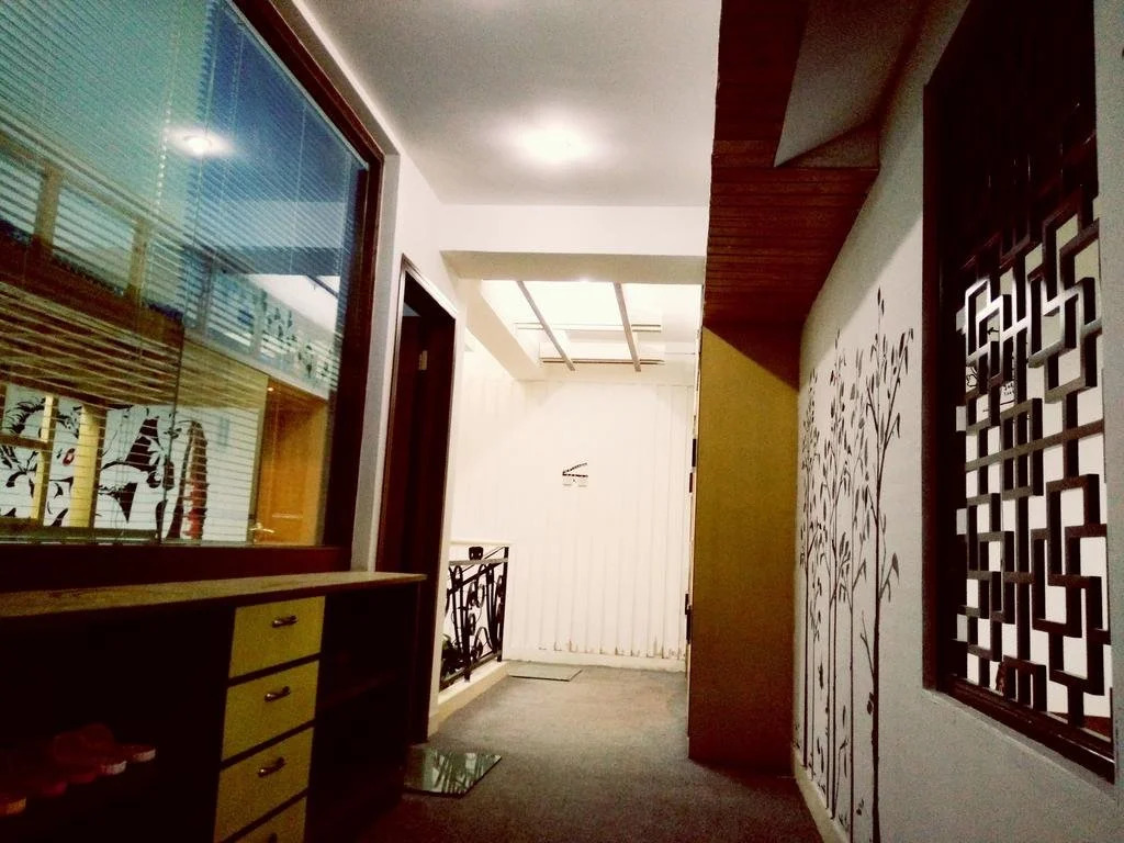 Horse Hostel