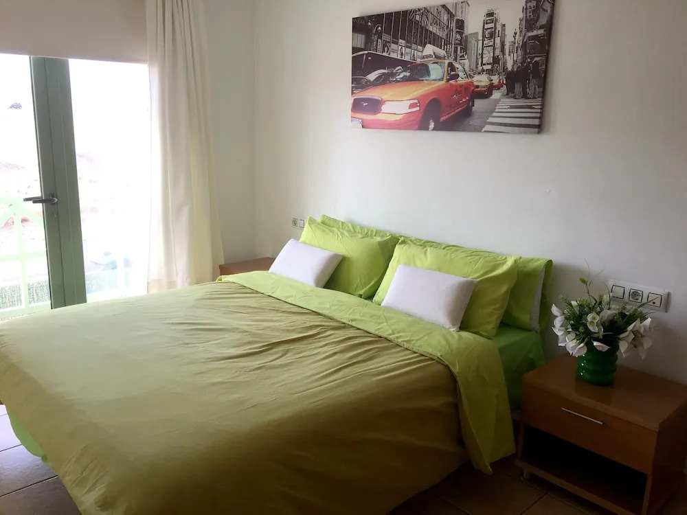 Apartment With one Bedroom in Castillo Caleta de Fuste, With Wonderful Mountain View, Shared Pool and Enclosed Garden
