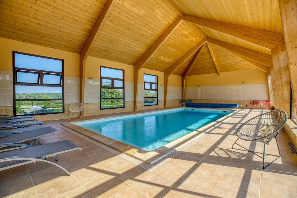 House With 4 Bedrooms in Faverolles, With Indoor Pool, Enclosed Garden