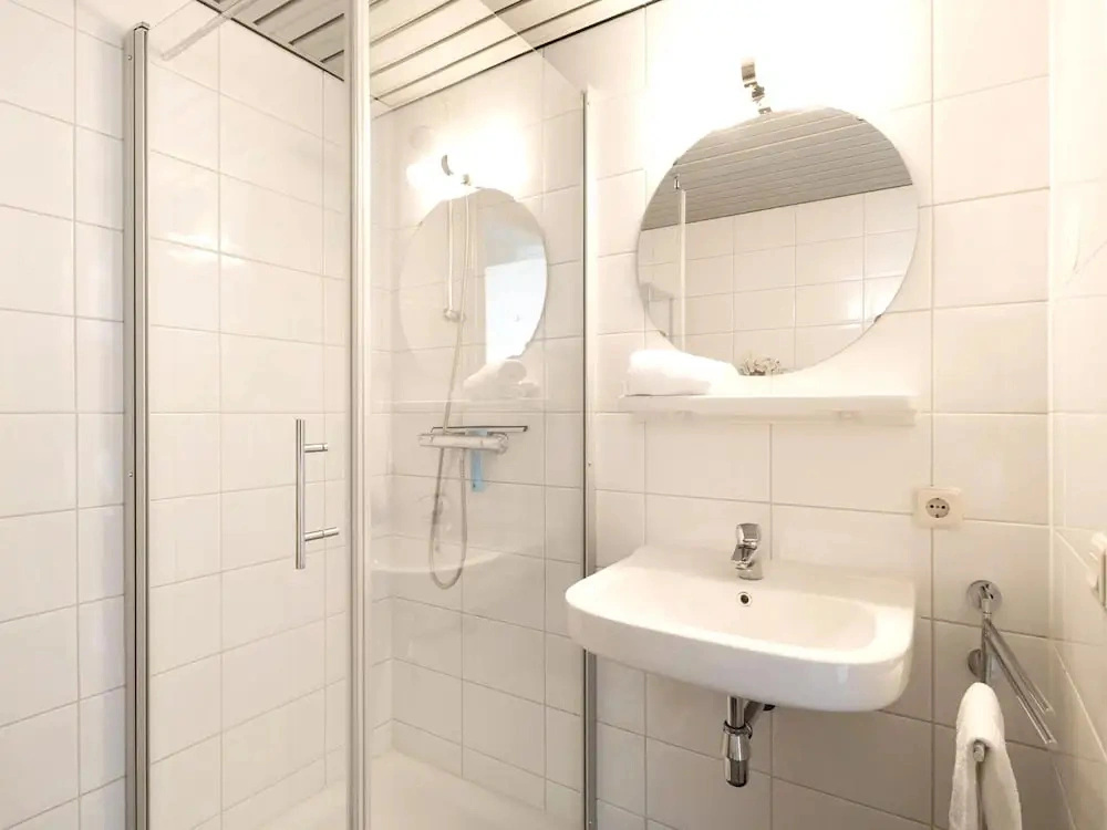 Beautiful Modern Furnished Apartment