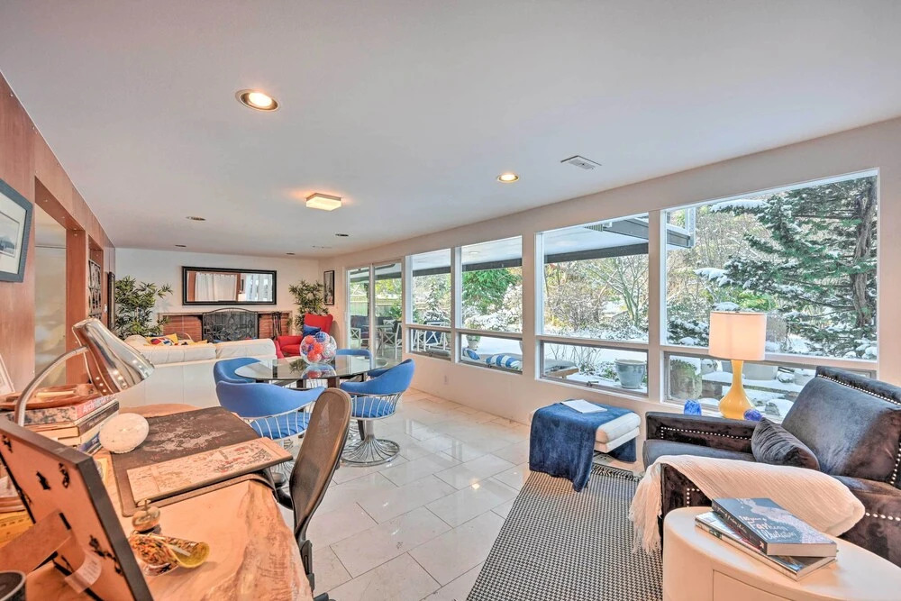 Edmonds Apartment With Private Wine Cellar!