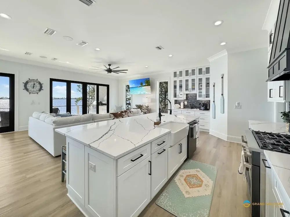 Waterfront Luxury Home for 10 Pool Fireplace