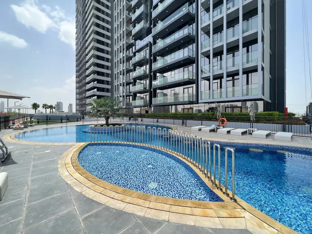 Sophisticated Modern 1 BR on Blooms A JVC