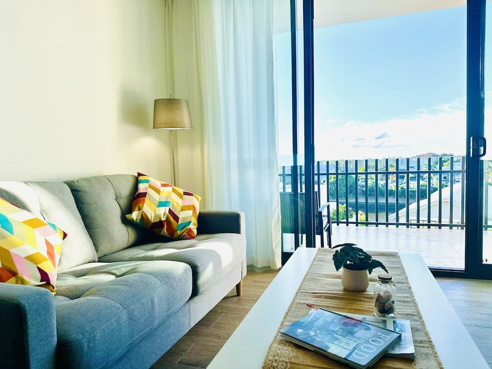 Peninsula Apartments Hosted by Gold Coast Holiday Stays