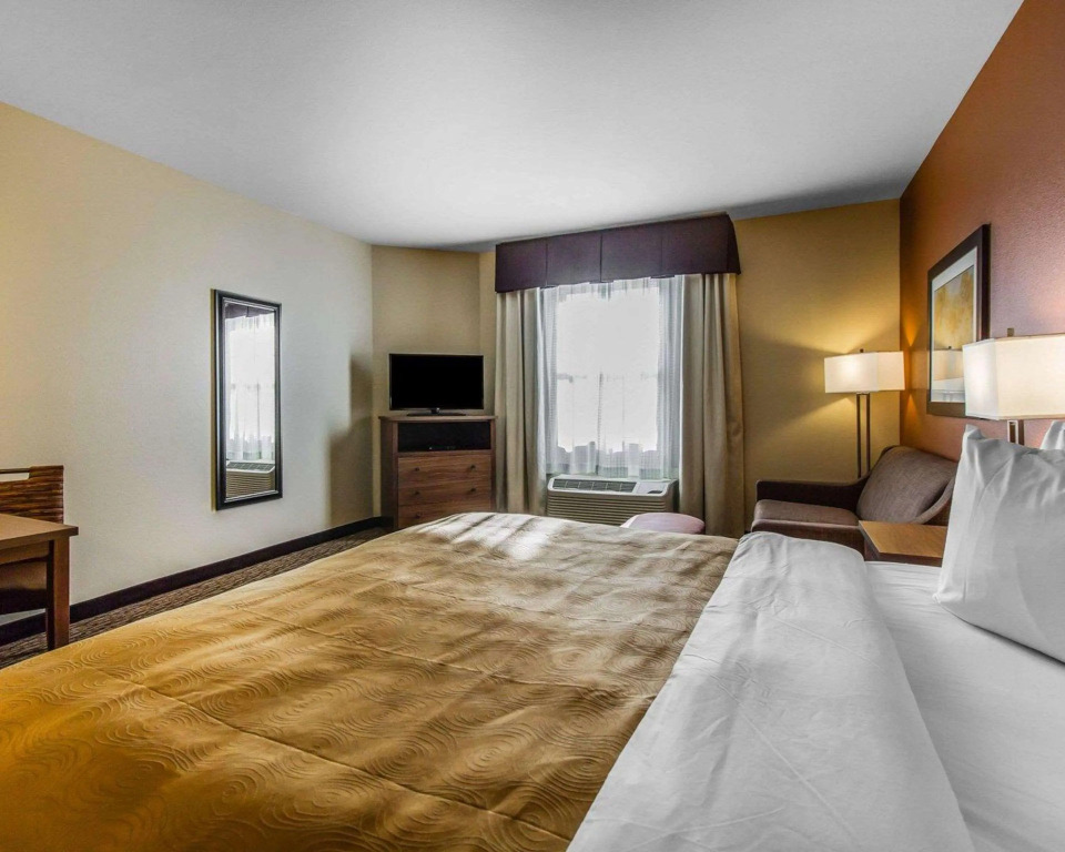 MainStay Suites Watford City - Event Center