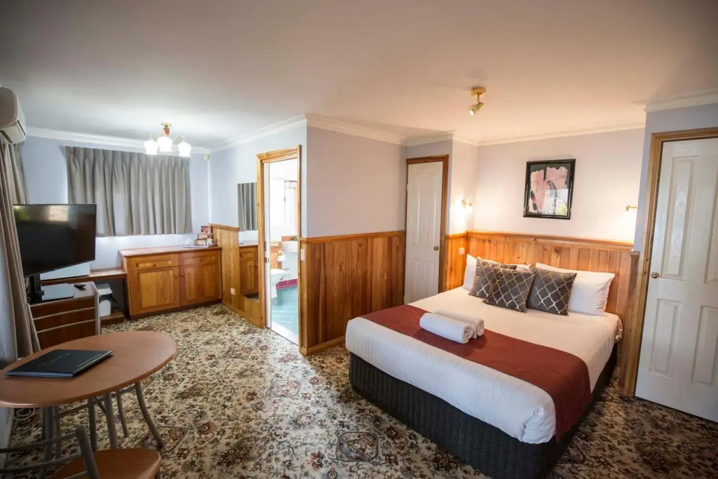 Robyns Nest Lakeside Resort