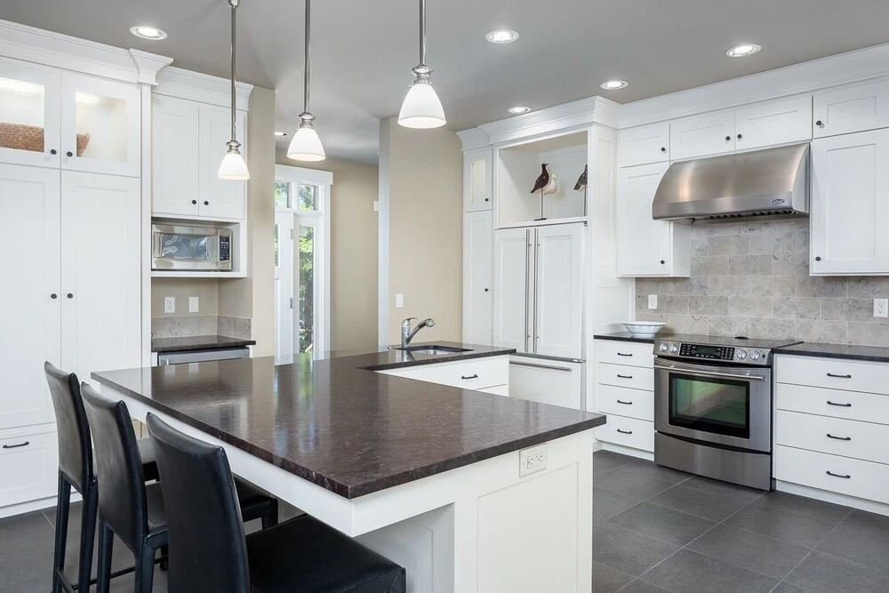 New Listing! Riverfront Dream - Walk To Beach! 6 Bedroom Home