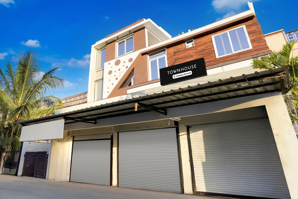 Super Townhouse Rajendra Nagar Main Road
