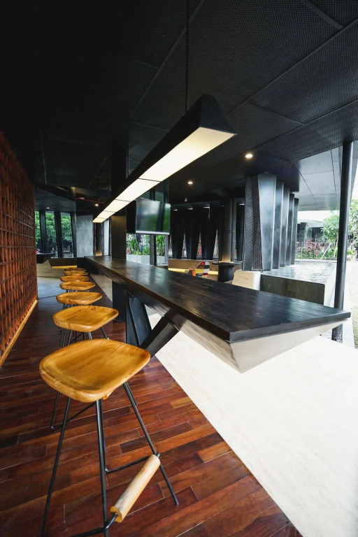 J Hotel Kuta