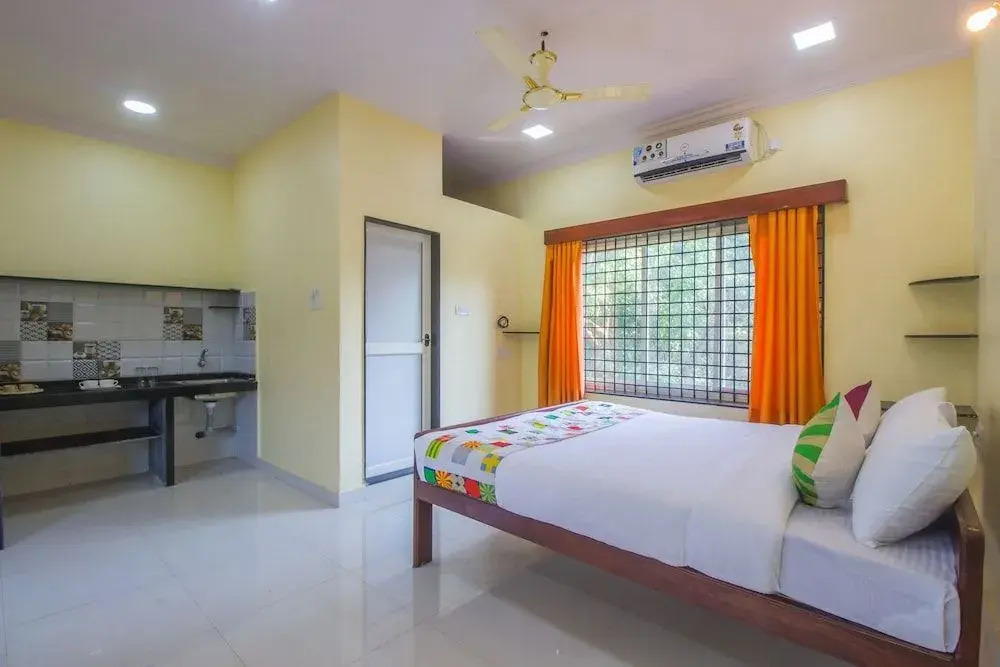 OYO 18947 Home Modern Stay Morjim Beach