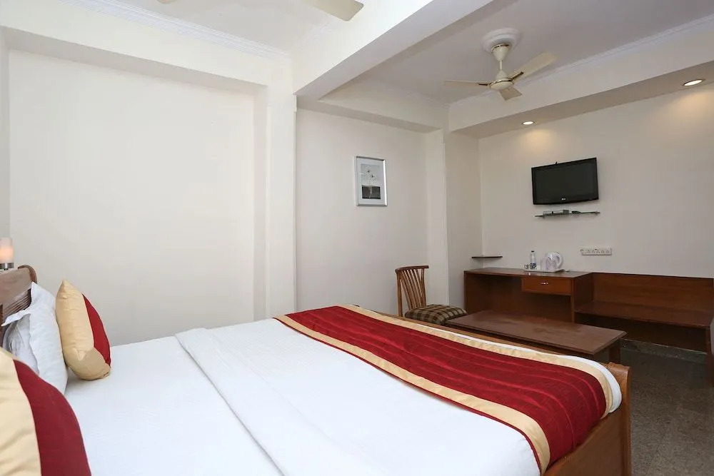 OYO 5425 Hotel The Turquoise