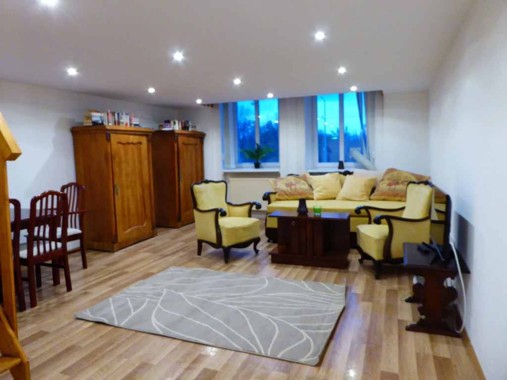 Baroque Hostel & Coworking