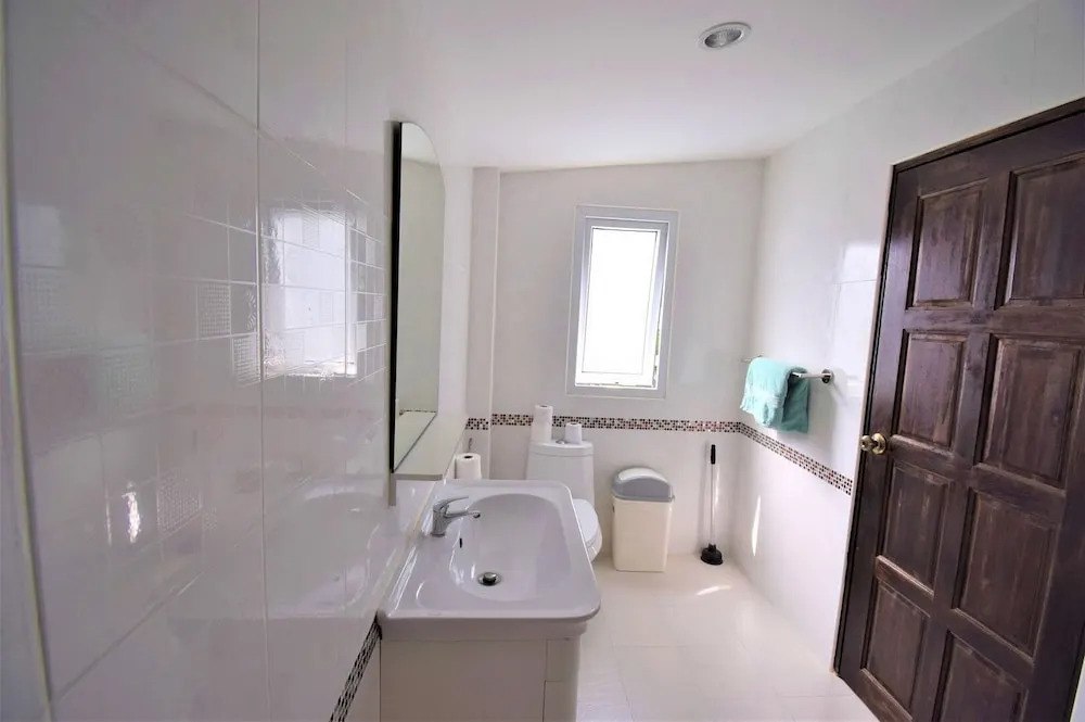 Very large Villa suitable for a large group up to 10 people or even 2 families