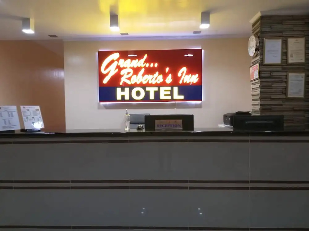 Grand Robertos Inn
