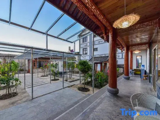 There is a worry-free inn by the sea (Erhai store)