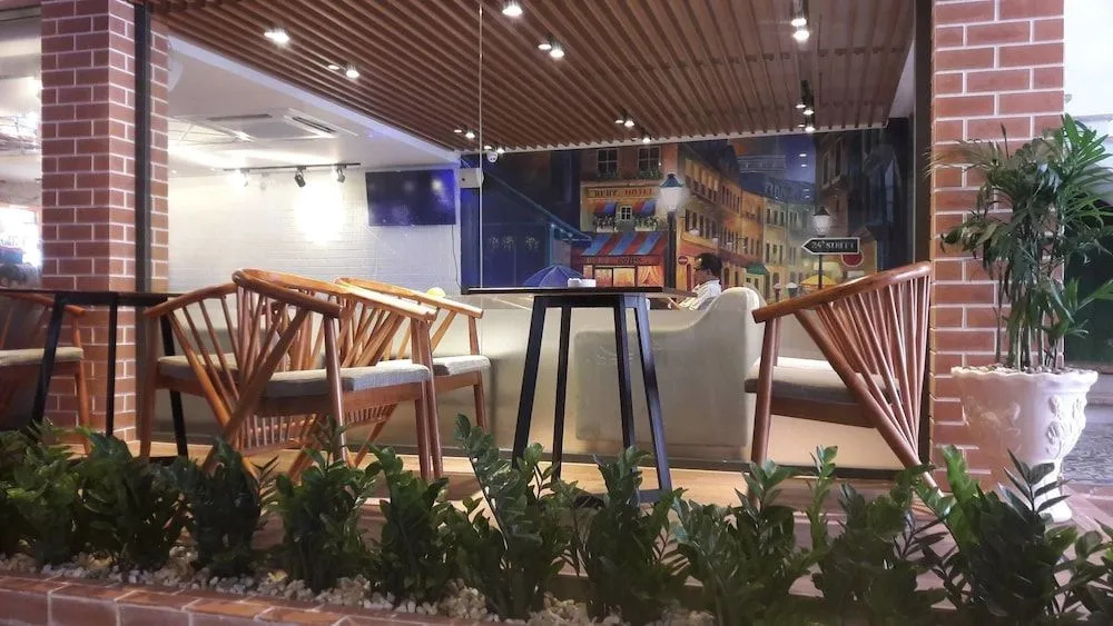 Hồng Bảo Thạch