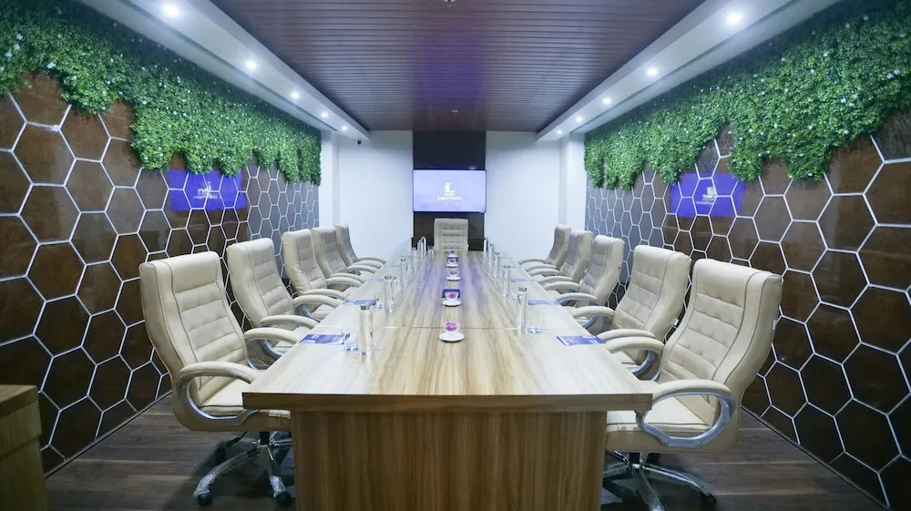 Hotel Leroy Grand - Yeshwanthpur