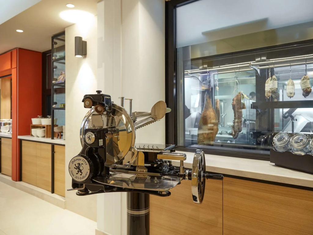 Mercure Avignon TGV Hotel & Spa