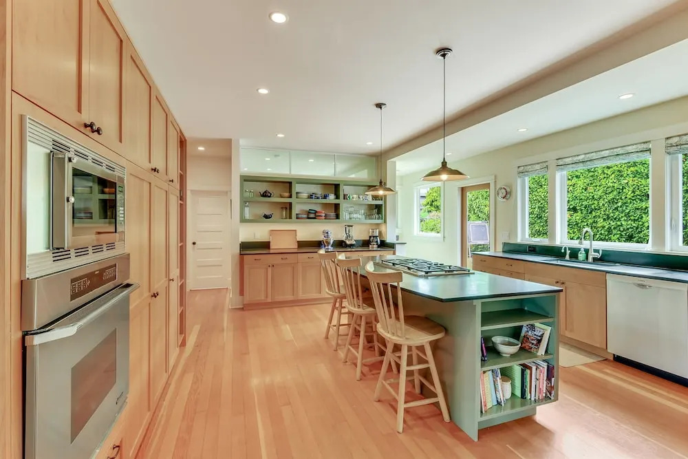 Sunset Hill Sea View - Five Bedroom Home