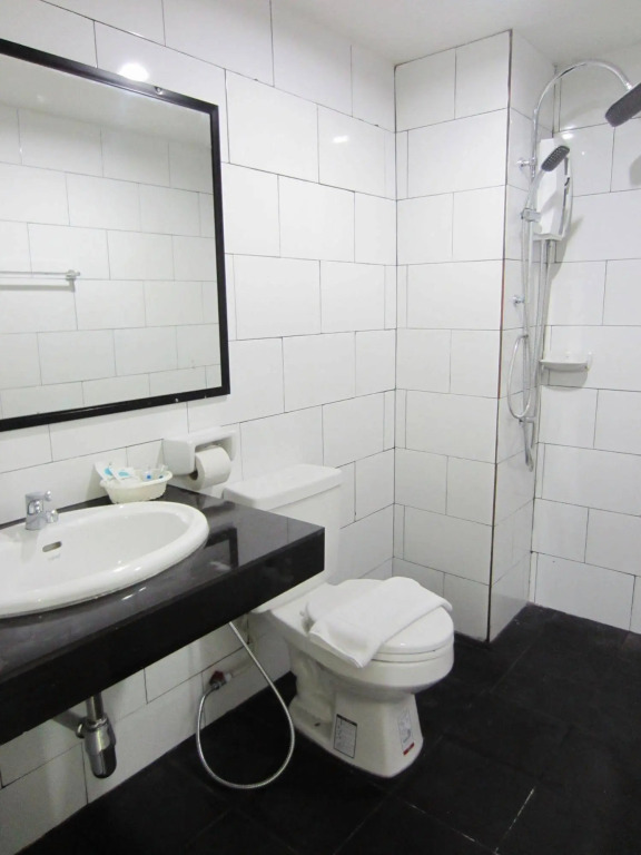 Tiya House Rooms & Cafe