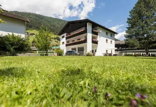 Ferienwohnung Haus Zyka - inklusive STUBAI SUPERCARD - nähe Elferlifte - Supermarkt - Busstop