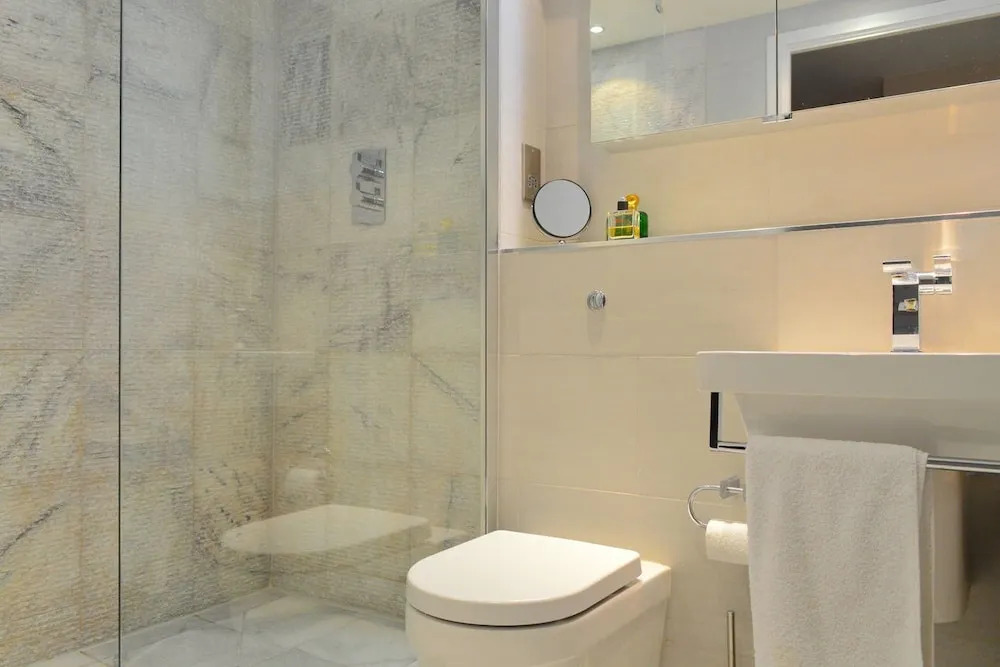 2 Bedroom Canal Apartment Close to Shoreditch