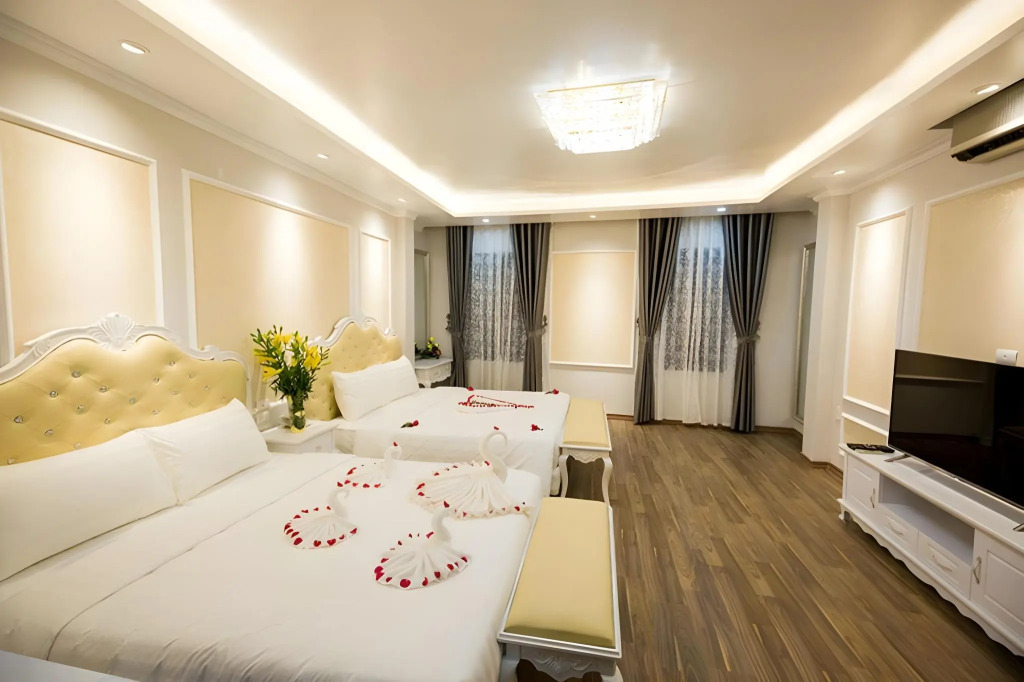 Little Hanoi Deluxe Hotel