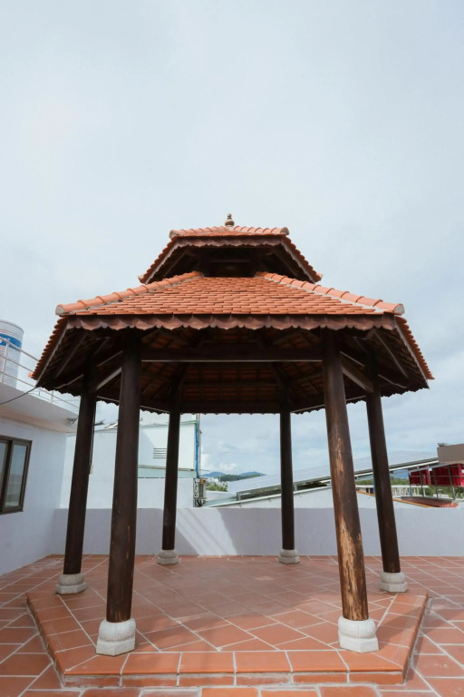 Lam Kiều Hotel