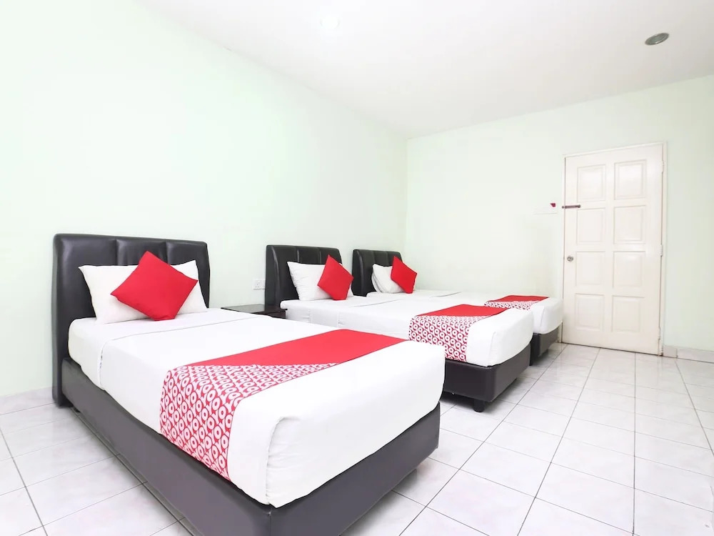Kb 7 Days Hotel By OYO Rooms