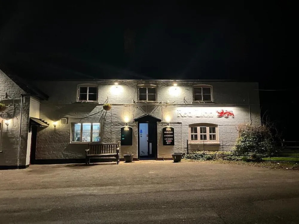 The Red Lion, Madley
