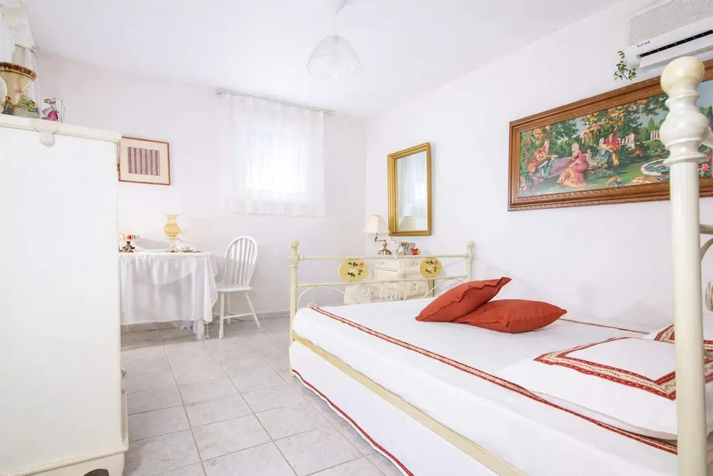 Rococo Style - Romantic Seaside Stay Near Volos