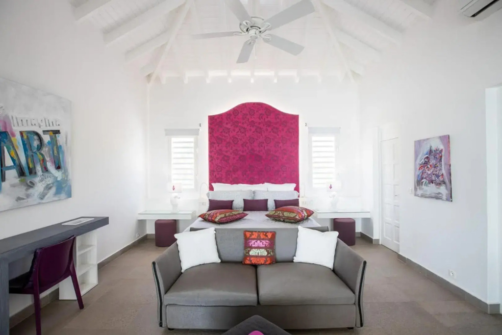 5 BR Luxurious Beachfront Villa with utmost privacy