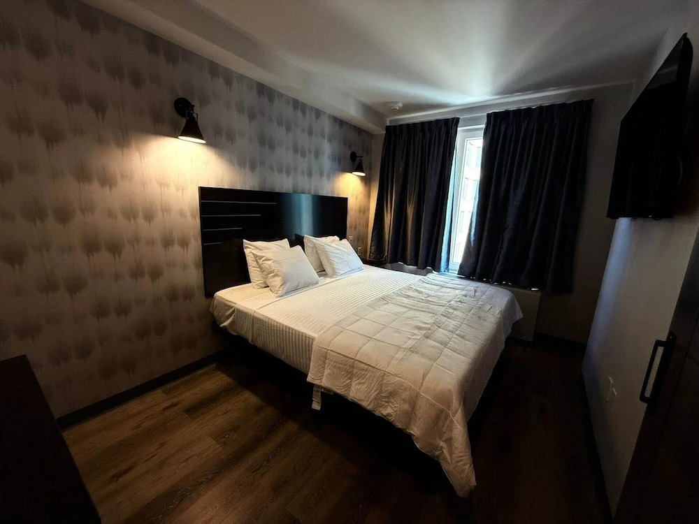 Bkway Hotel Brooklyn