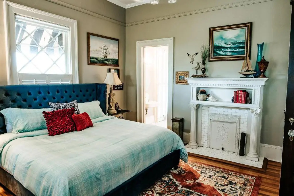 Heritage House Bed & Breakfast