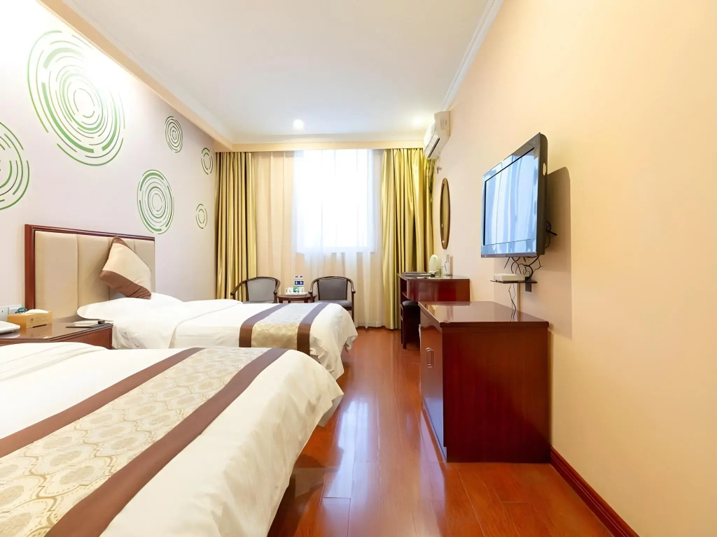 GreenTree Inn ZhenJiang Jurong New Bus Station Express Hotel
