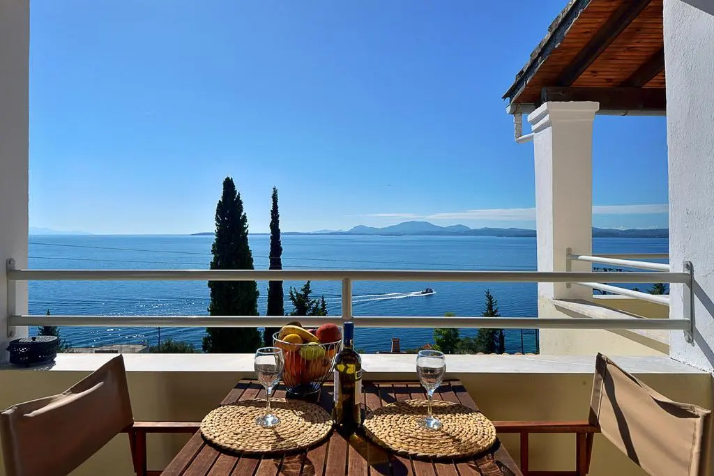 Captain's Apts Barbati