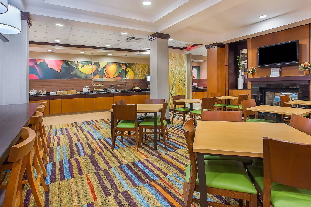 Fairfield Inn & Suites by Marriott Louisville East