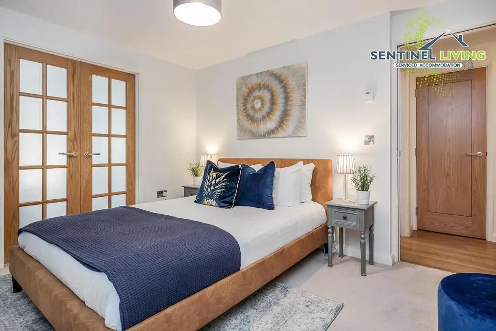 Sentinel Living Serviced Accommodation, Windsor, 2 Bedroom Apartment with Free Parking and WiFi