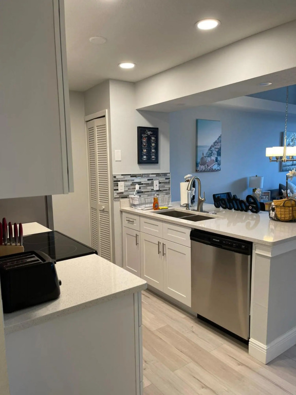 Grand Executive 3BD Condo Apartment Near Disney Parks 4