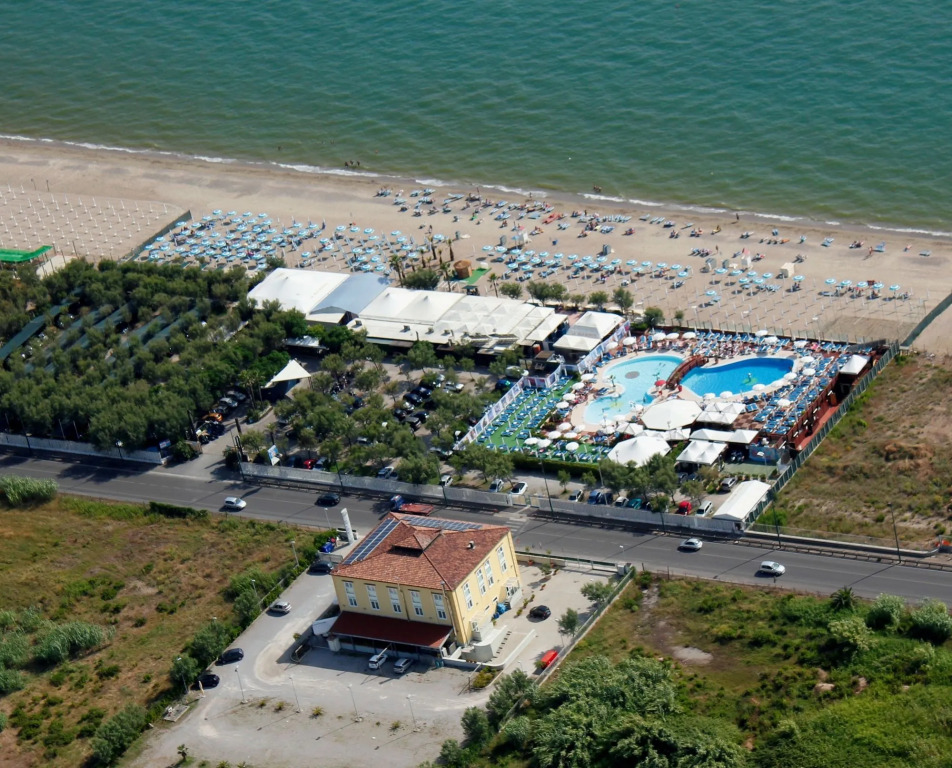 La Isla Resort