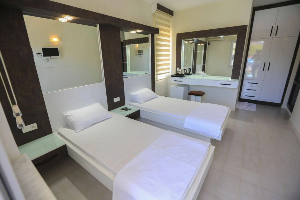Albos Hotel
