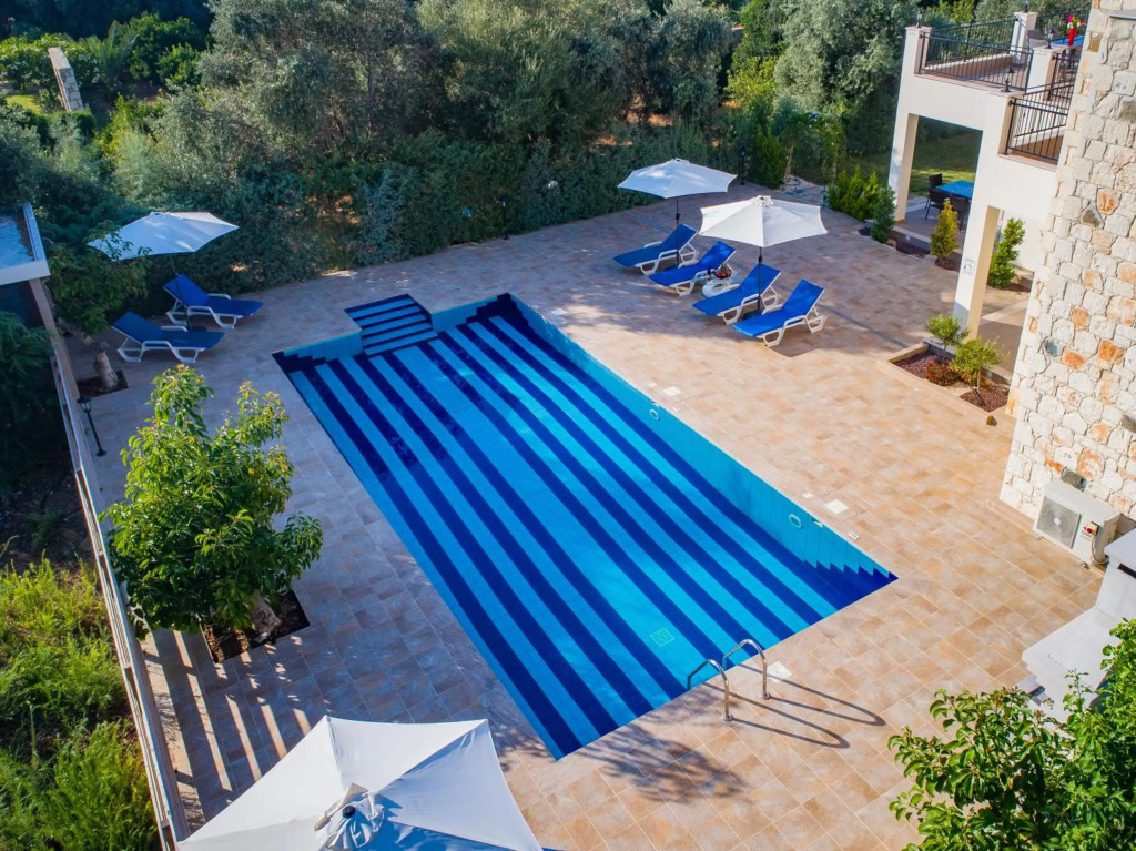 Serenity Villa with Private Pool - 200m to Sea or Beach
