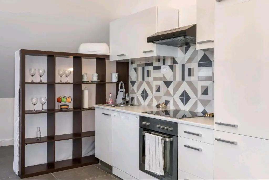 Just Like This - Cityapartment with Netflix