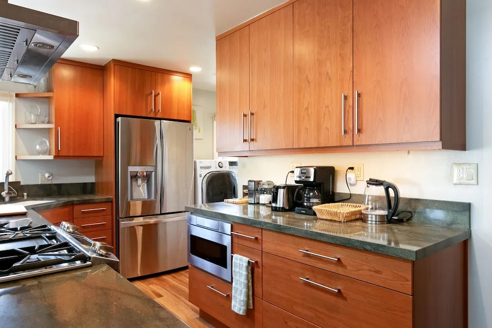 3772 Ventura - 1 Bedroom Duplex