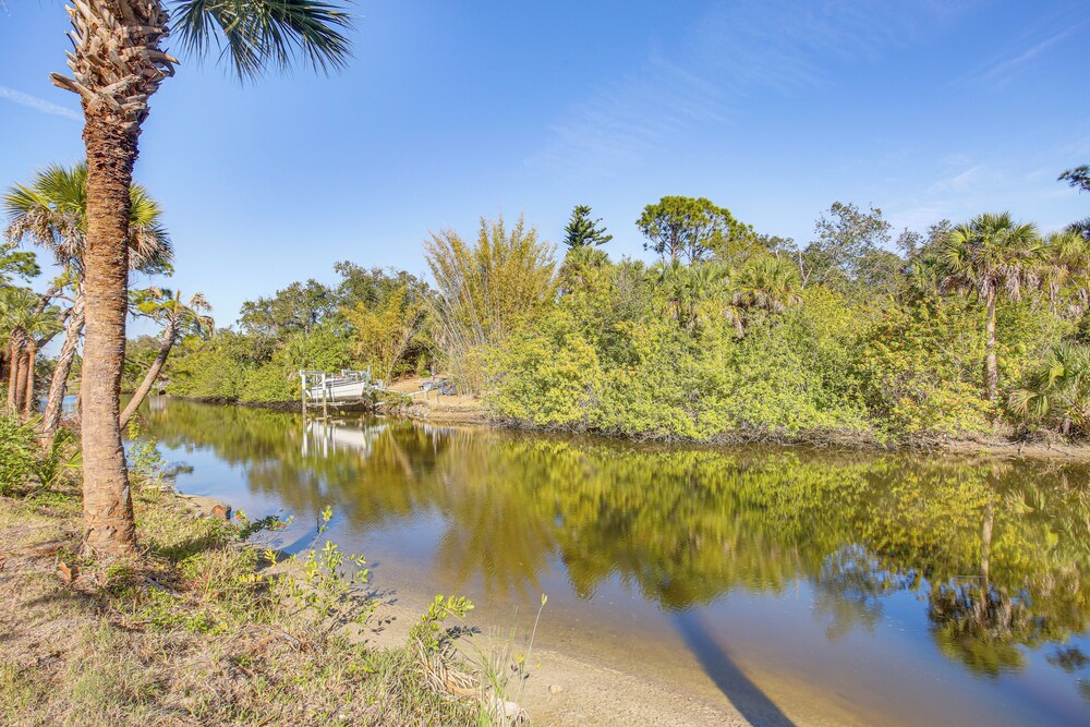 Canal-front Oasis! Port Charlotte Condo w/ Lanai