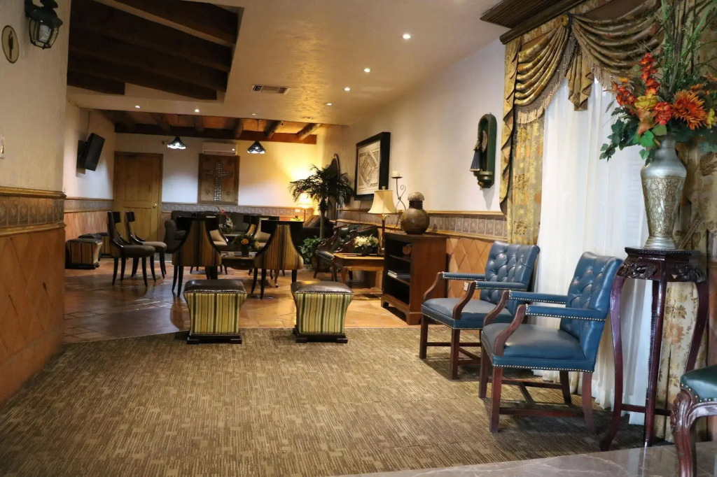 Business Hotel & Suites María Bonita
