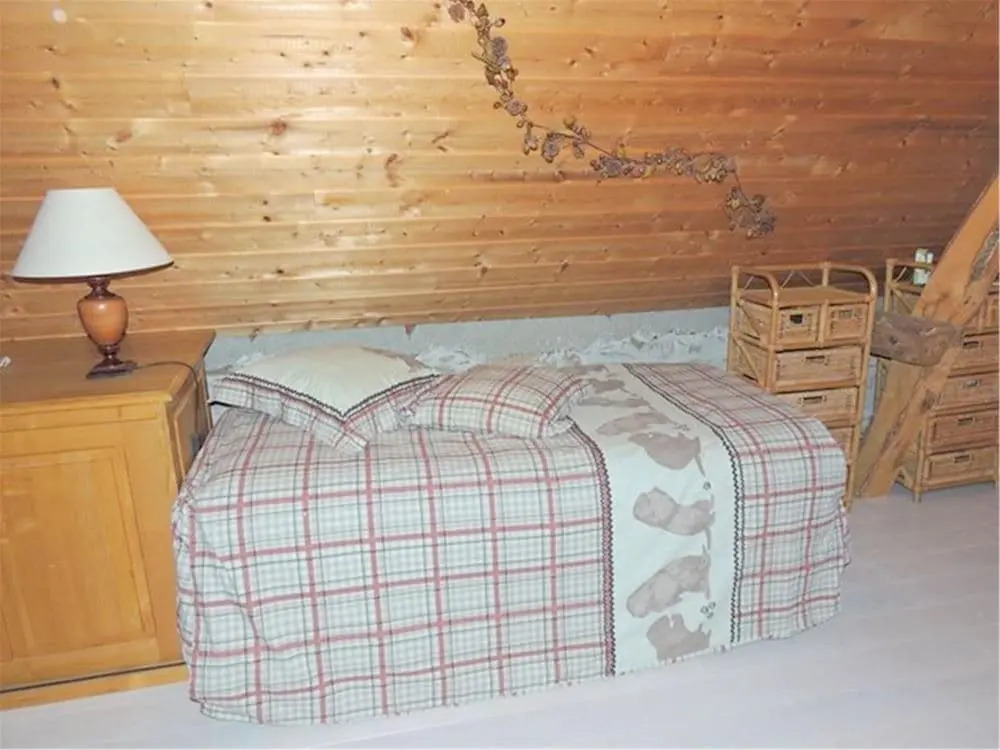 House With one Bedroom in Mont, With Furnished Terrace and Wifi - 3 km