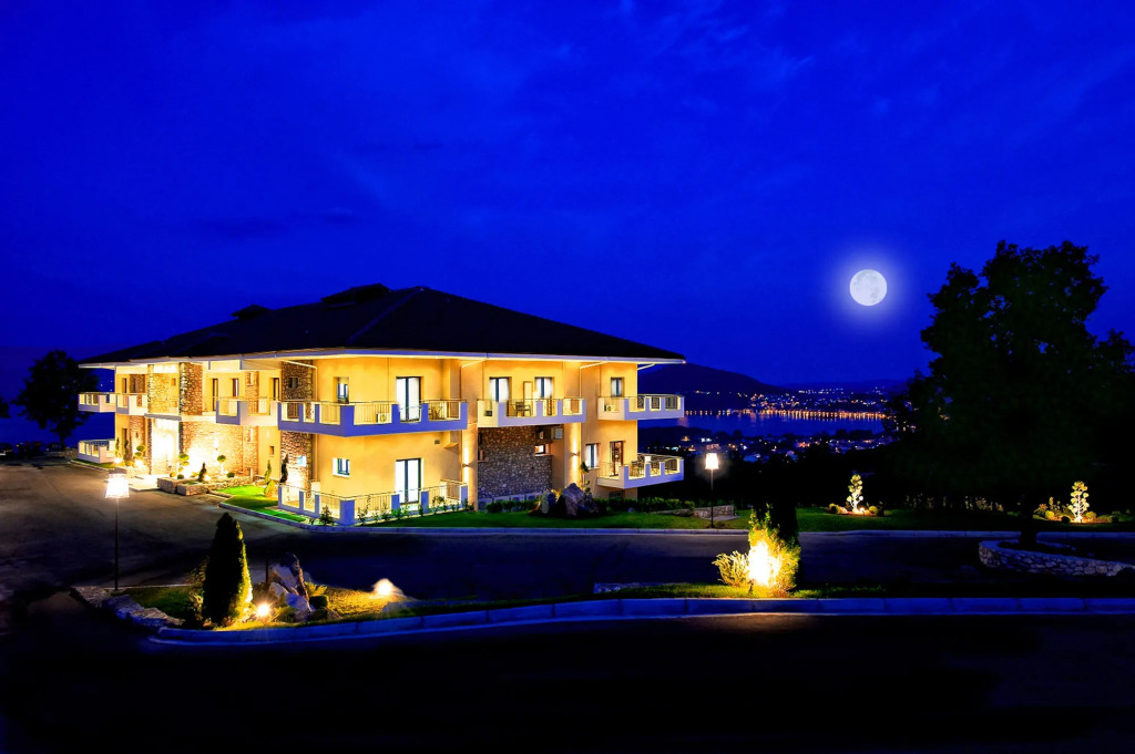 Enastron View Hotel