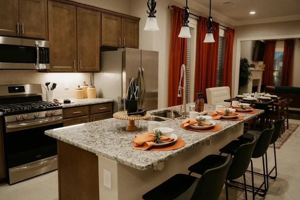 Brand New Contemporary Long Term Stay
